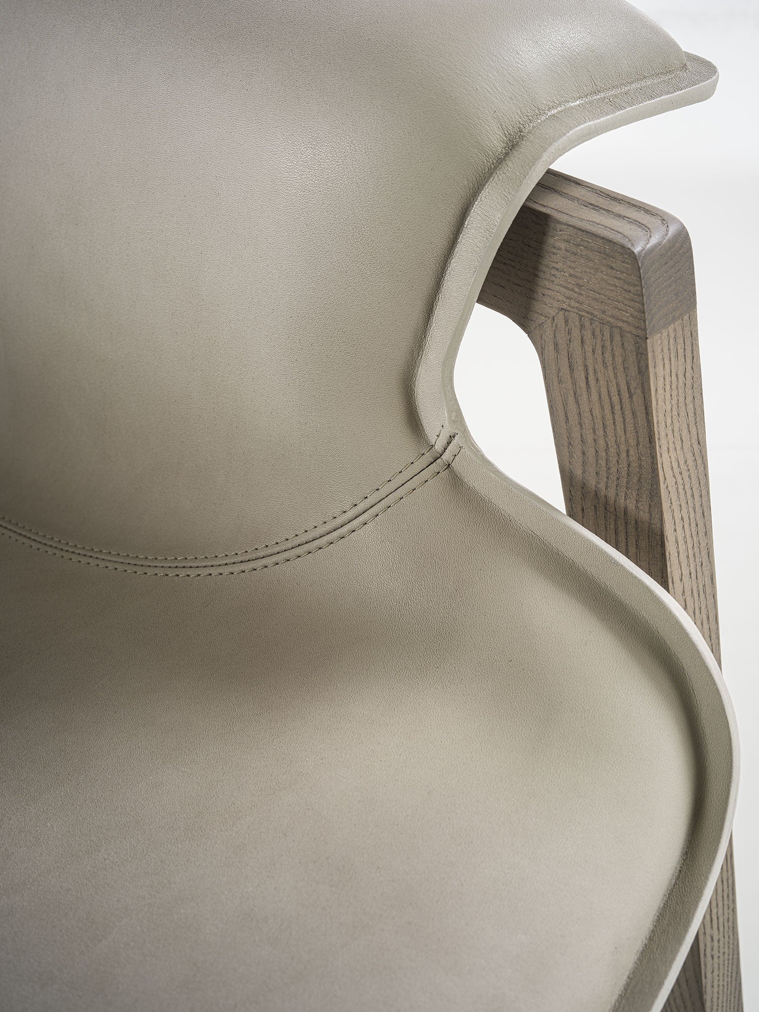 Arianna Armchair