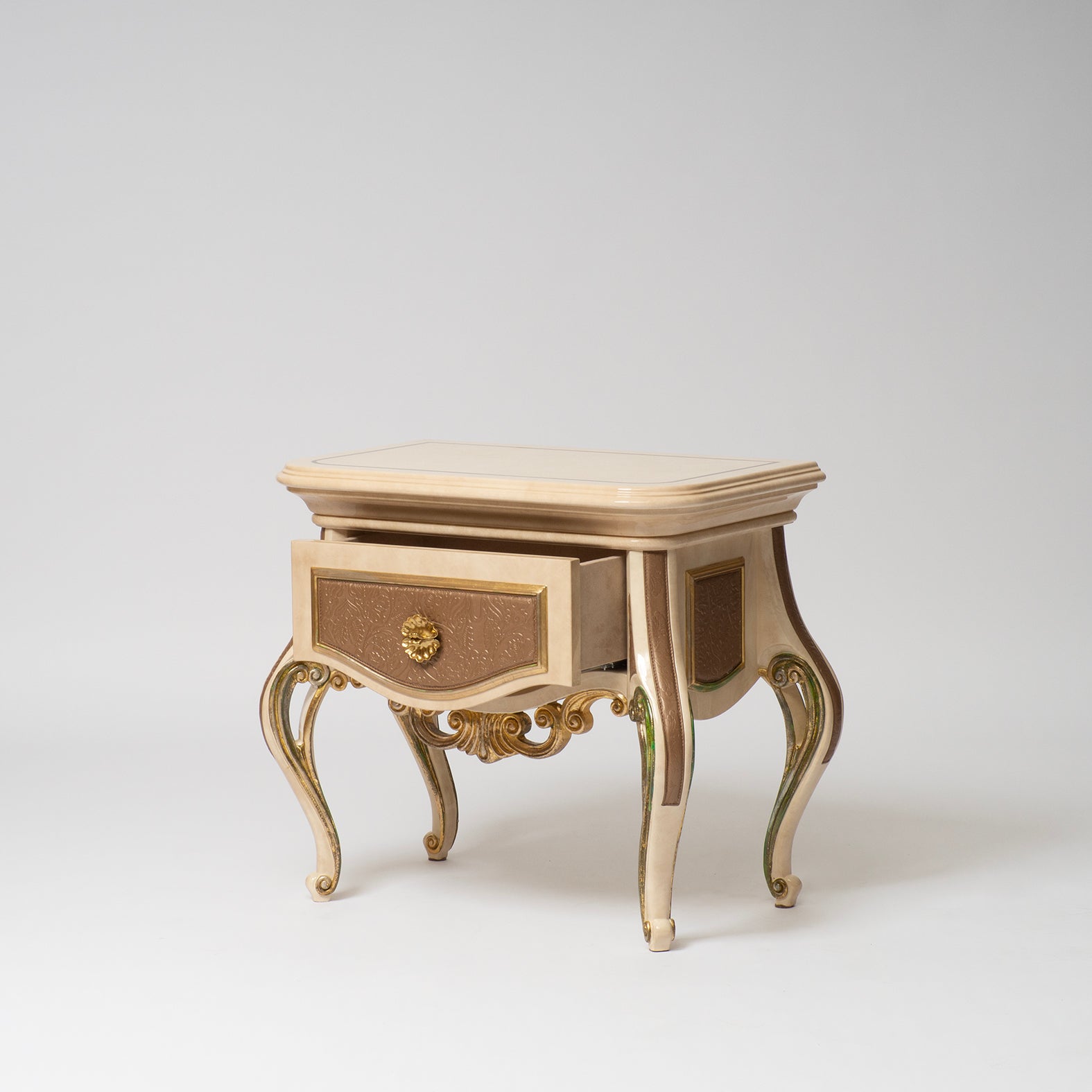 TC152/L Baroque Bedside Table