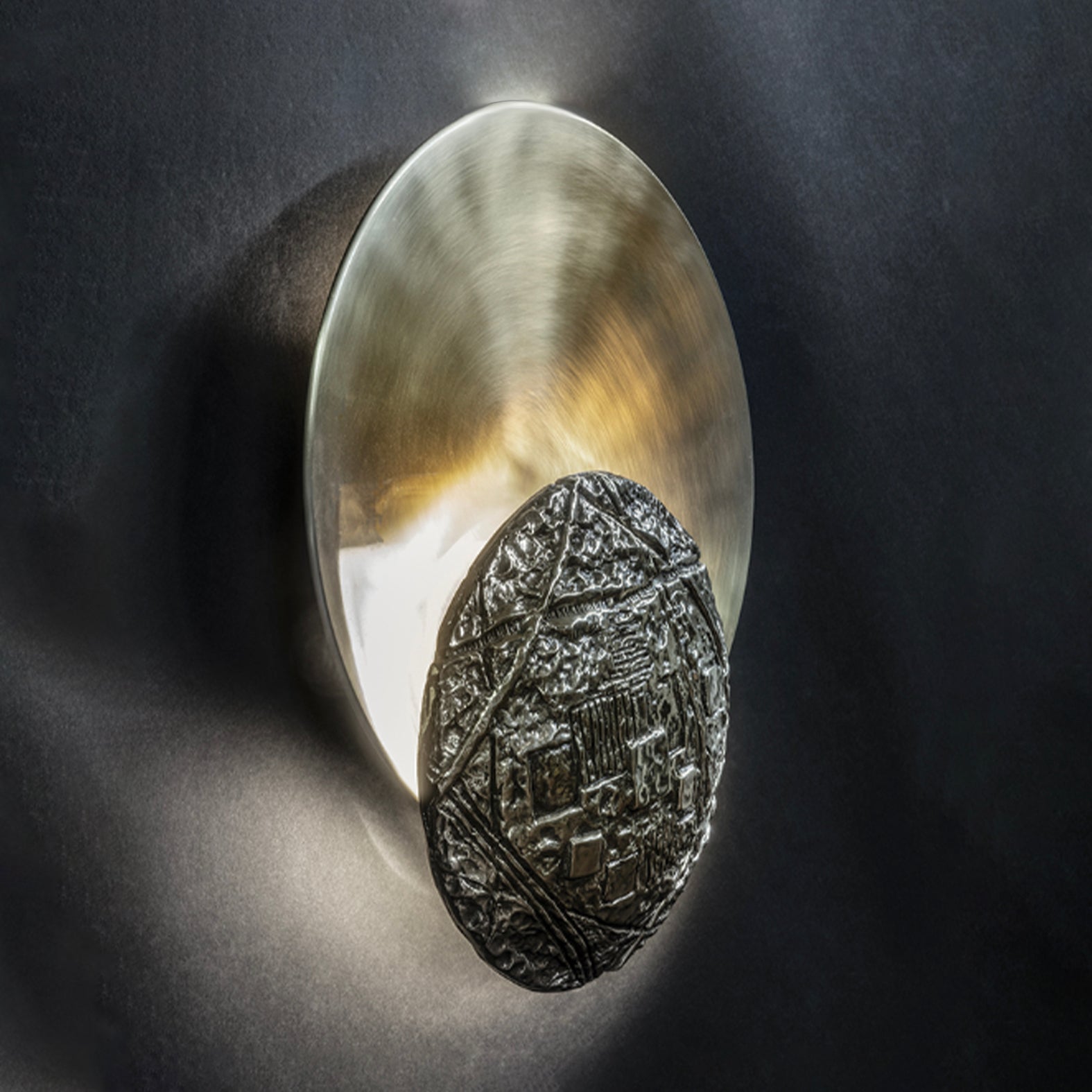 Gong Wall Lamp